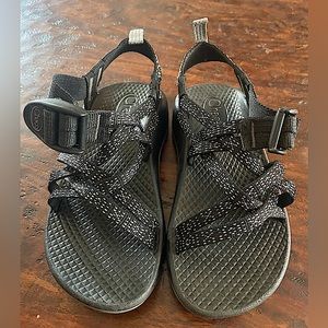 Chacos size 11 (kids)